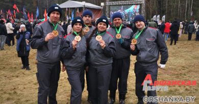 Журналисты «Аршанкi» приняли участие в III Чемпионате по колке дров среди СМИ | фото